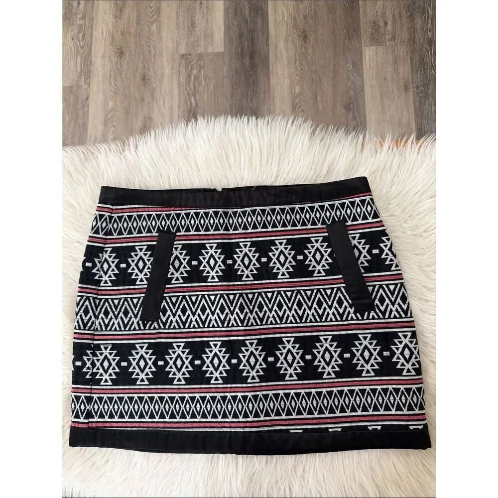 Forever 21 Black Mini Skirt with White Geometric & Red Stripe Accents Size M